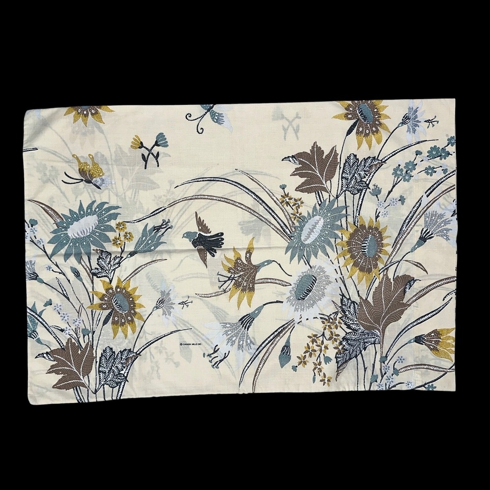 Vintage Royal Family by Cannon Floral Hummingbird Percale Pillowcase Cream 20x30